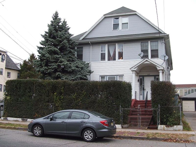 2nd image of 567-571 11th Ave