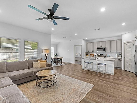 2nd image of 1103 Texel St