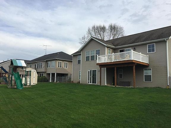 3rd image of 3857 Bantam Dr