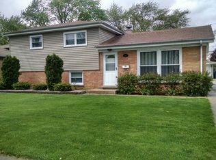 220 W Natoma Ave, Addison, IL 60101