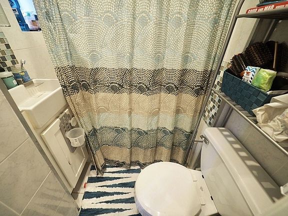 4th image of 31-12 42nd St #1K