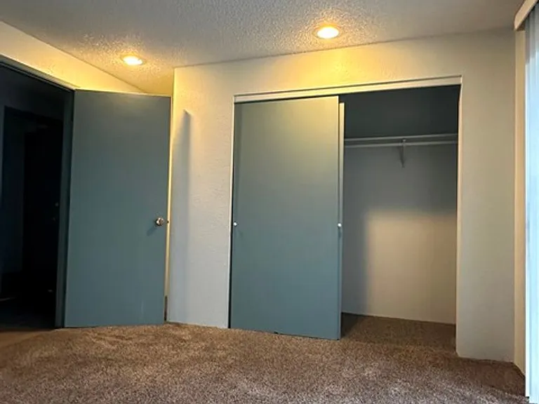 762 W Oregon Ave — Photo 13