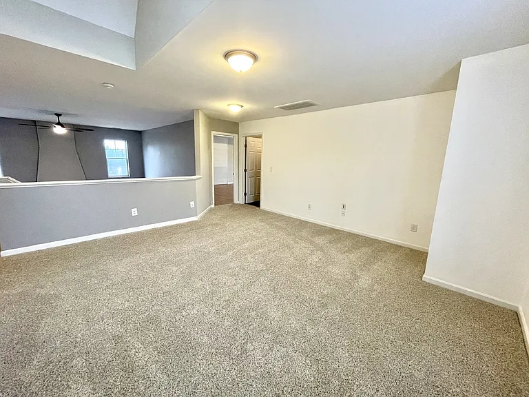 311 Highgrove Dr — Photo 11