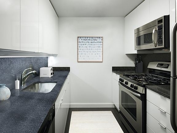 4th image of 53 N Moore St #6H