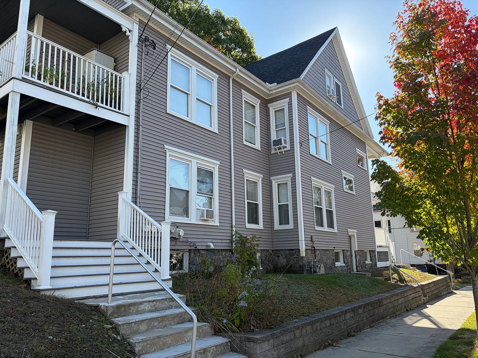 2 bed, 700 sqft, $1,825 — Photo 3