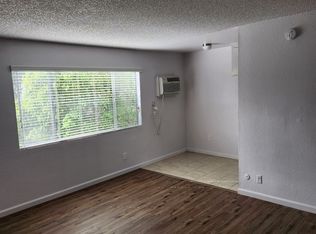 5809 Reseda Blvd APT 211, Tarzana, CA 91356