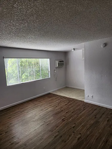 Floor plan 214