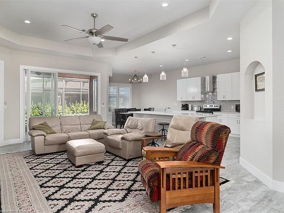 2nd image of 3037 Royal Oaks Ct
