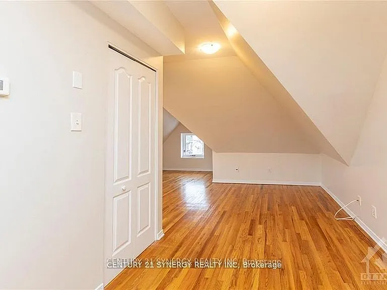 450 Maclaren St #10 — Photo 20