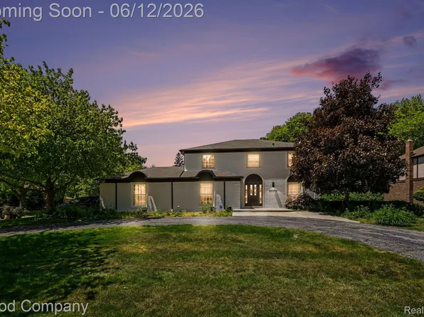 30049 Mayfair Dr, Farmington, MI 48331