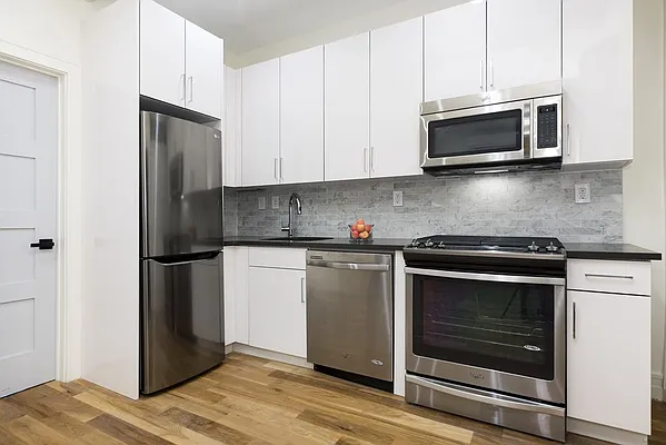 Rented by Bold New York | media 23