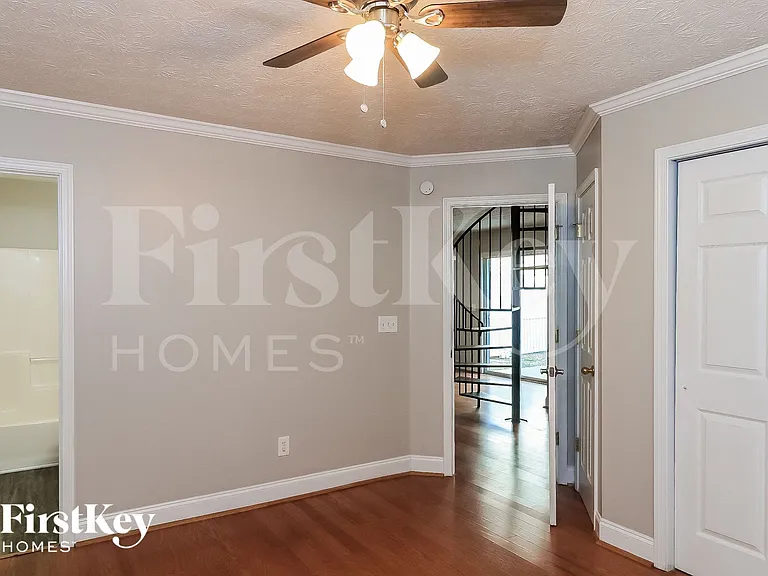 680 Crossbridge Aly — Photo 10
