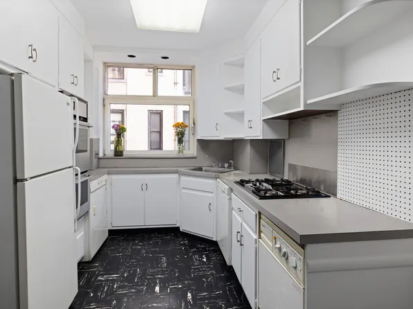 262 Central Park West 10B image 13 of 14