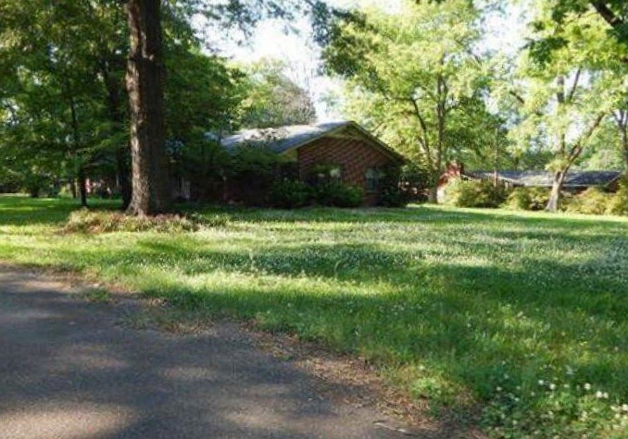 2nd image of 114 Jefferson Davis Rd