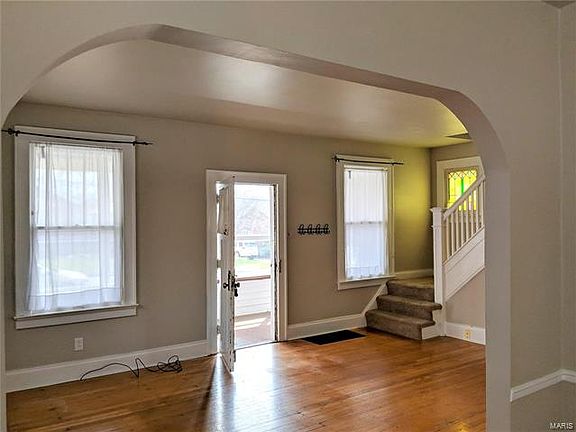 2nd image of 8739 Argyle Ave