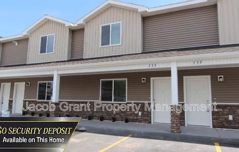 101 Lincoln Dr — Photo 1