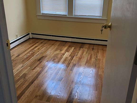5th image of 10135 130th St