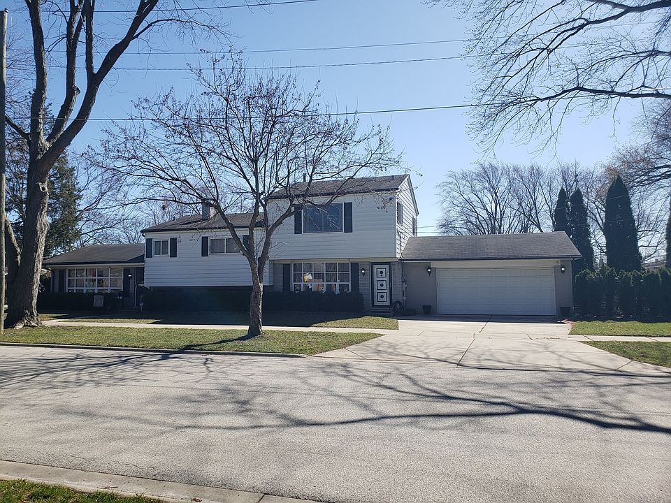 1st image of 400 S Mount Prospect Rd