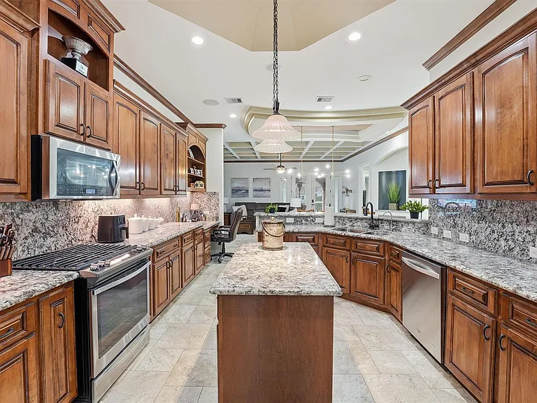 19623 Fairway Island Dr — Photo 10