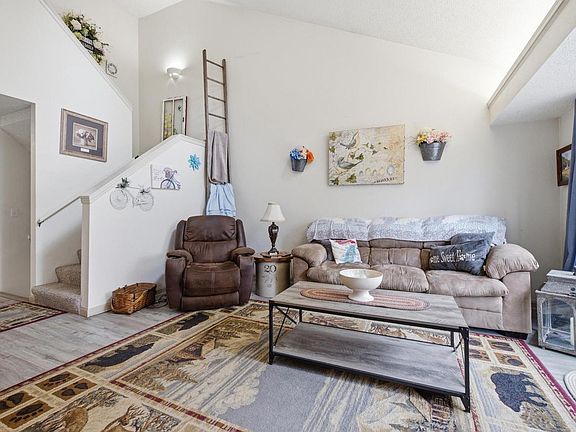 3rd image of 183 Pine Ridge COURT