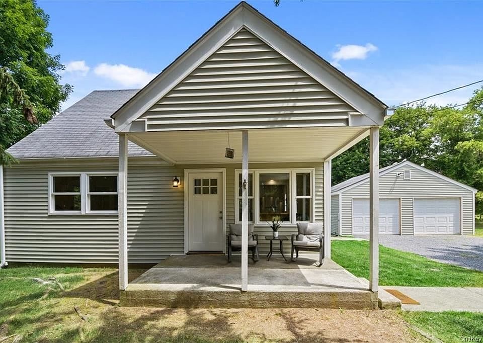 1st image of 6 Mary Ln