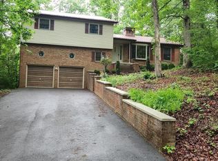 902 White Oak Dr, Covington, VA 24426