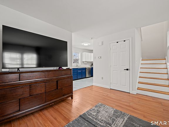 5th image of 95 Hampton Street