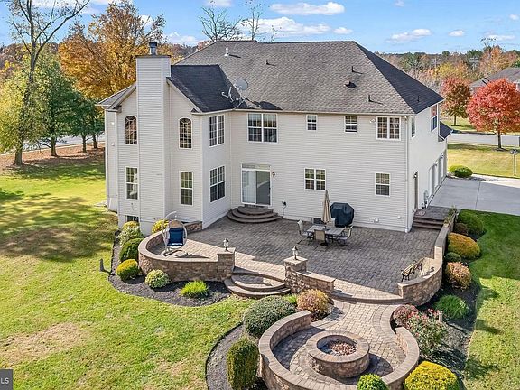 4th image of 2 Lansbrook Ct