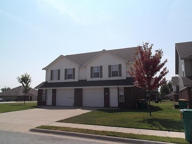 1st image of 870 Meadowlands Dr