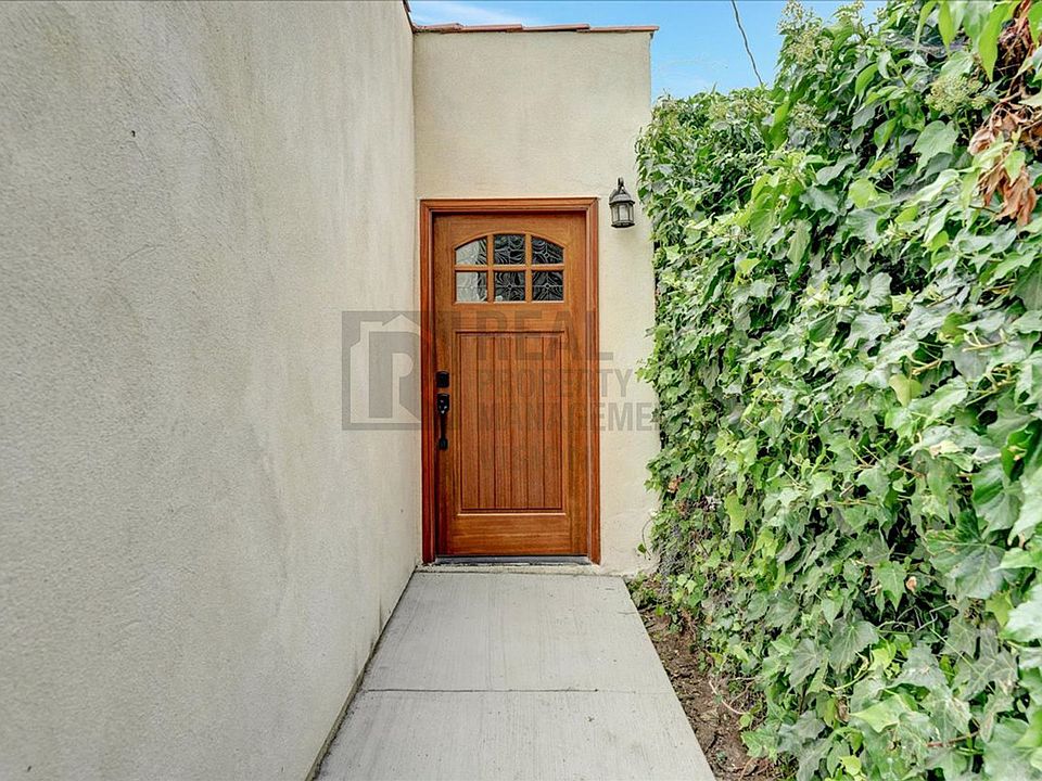 1st image of 5126 1/2 Dahlia Dr
