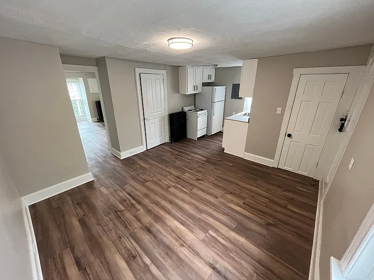 258 N Enola Dr #3 — Photo 2