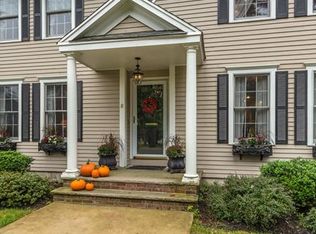 8 Shannon Ln, Beverly, MA 01915