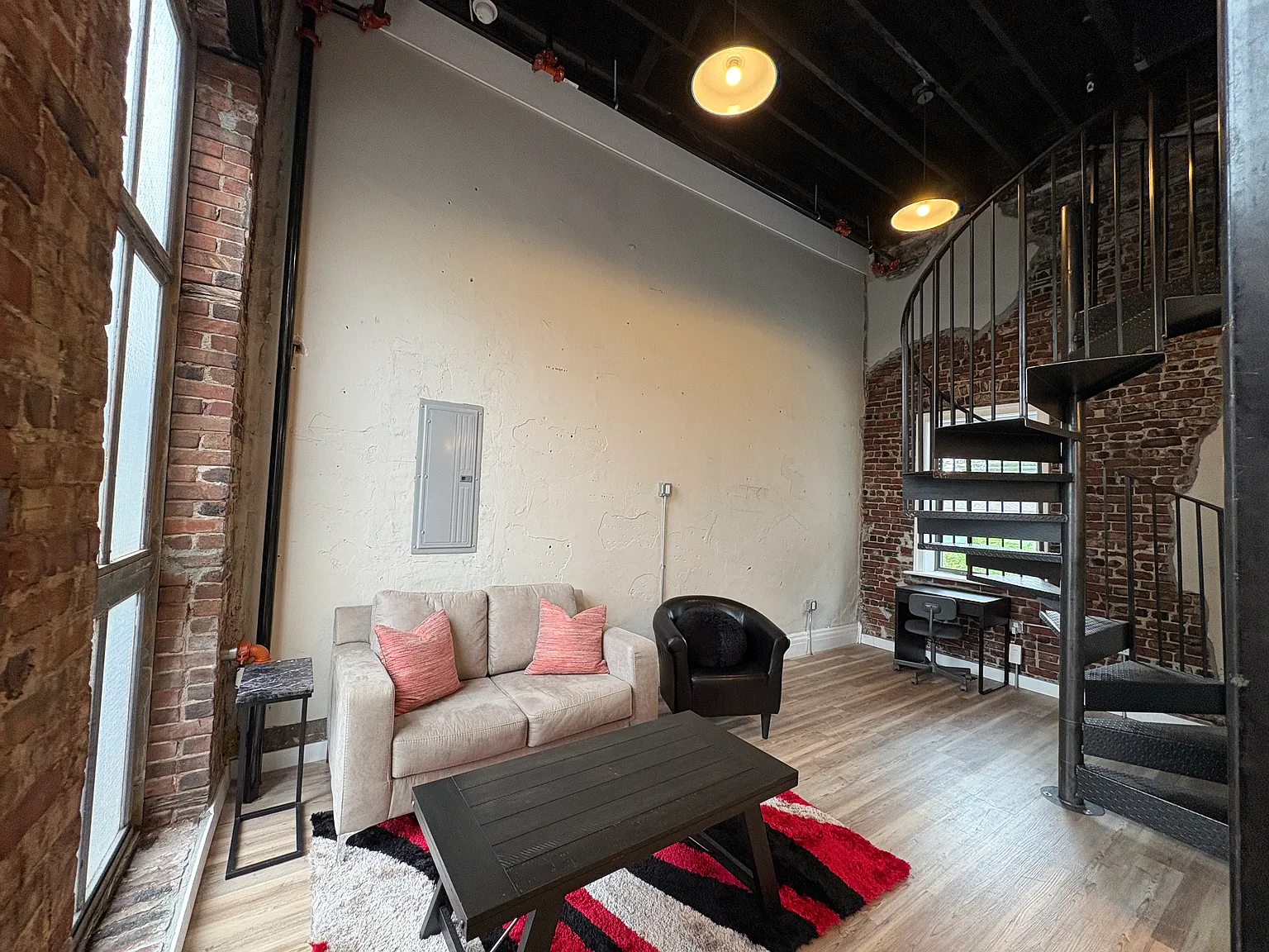 1018 Missouri Ave — Photo 1