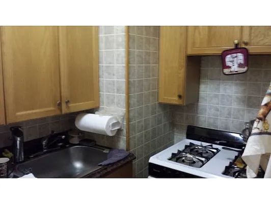 Sold by Advisors Realty Inc | media 15