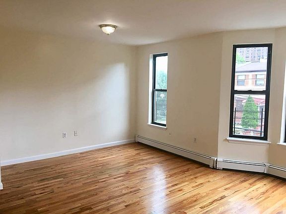 2nd image of 677 Eagle Ave #2