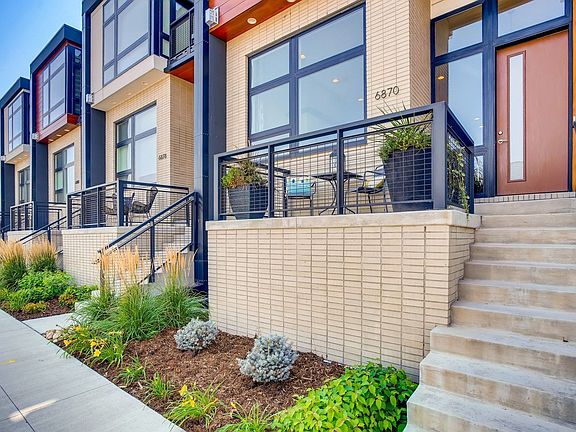 3rd image of 6890 E Lowry Blvd #27