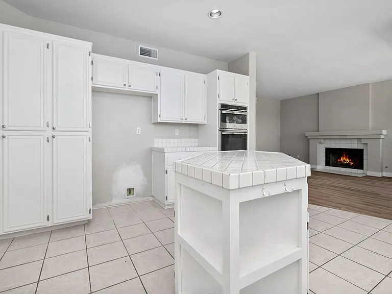 7996 Cicada Ct — Photo 8