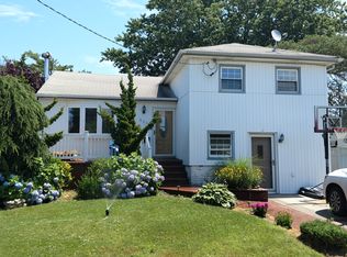 320 Finger Island Rd, Inwood, NY 11096