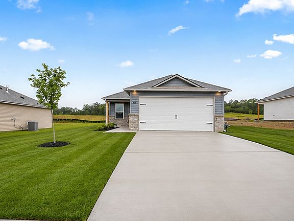 2nd image of 821 Ashford Dr