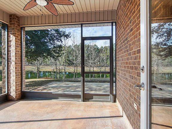 5th image of 56 Camellia Ln