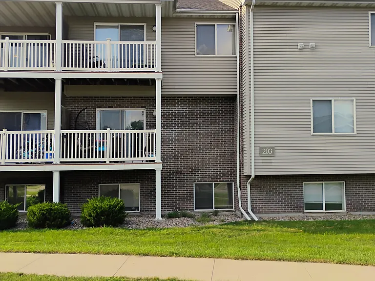 203 Jewel Dr #3 — Photo 1