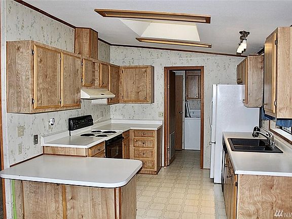 5th image of 4401 37th Ave SE Unit 20