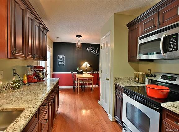5th image of 2210 Kestrel Dr