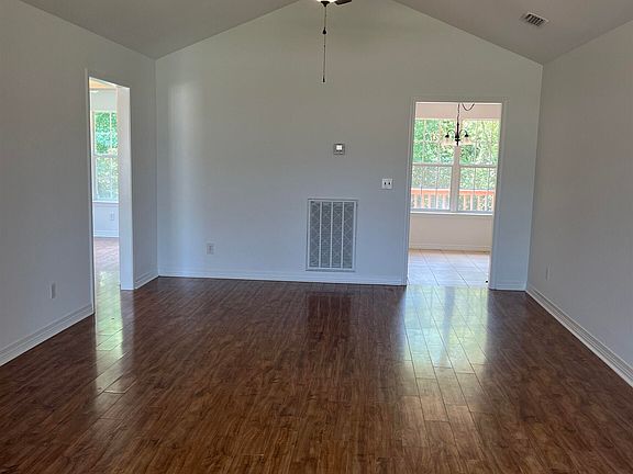 4th image of 15982 Pecan View Dr