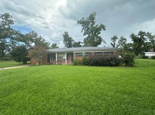 12 Park Ln, Hazlehurst, GA 31539