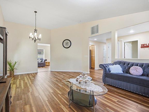5th image of 1511 W 40th Pl