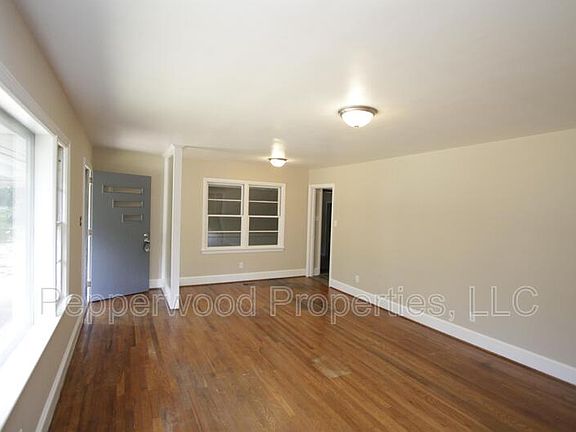 3rd image of 643 Greenhill Rd