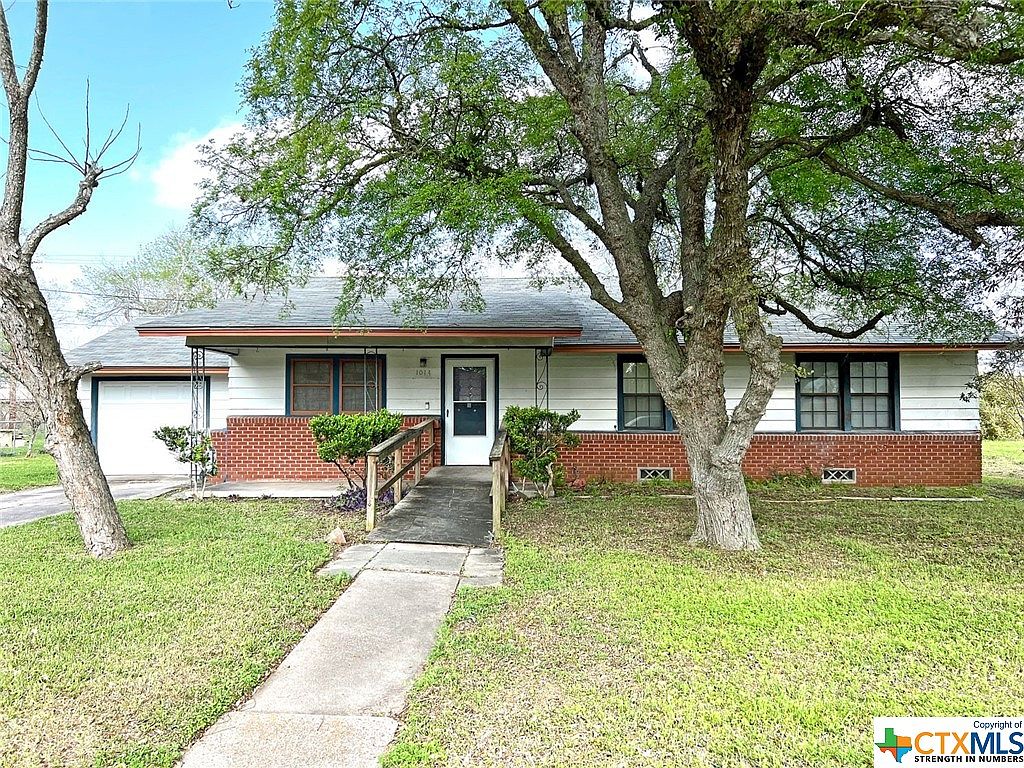 1014 N Ann St, Port Lavaca, TX 77979 | Zillow