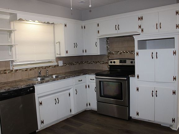 2nd image of 2700 Knox Dr