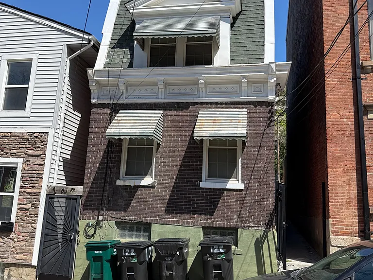 122 Winkler St #1 — Photo 1